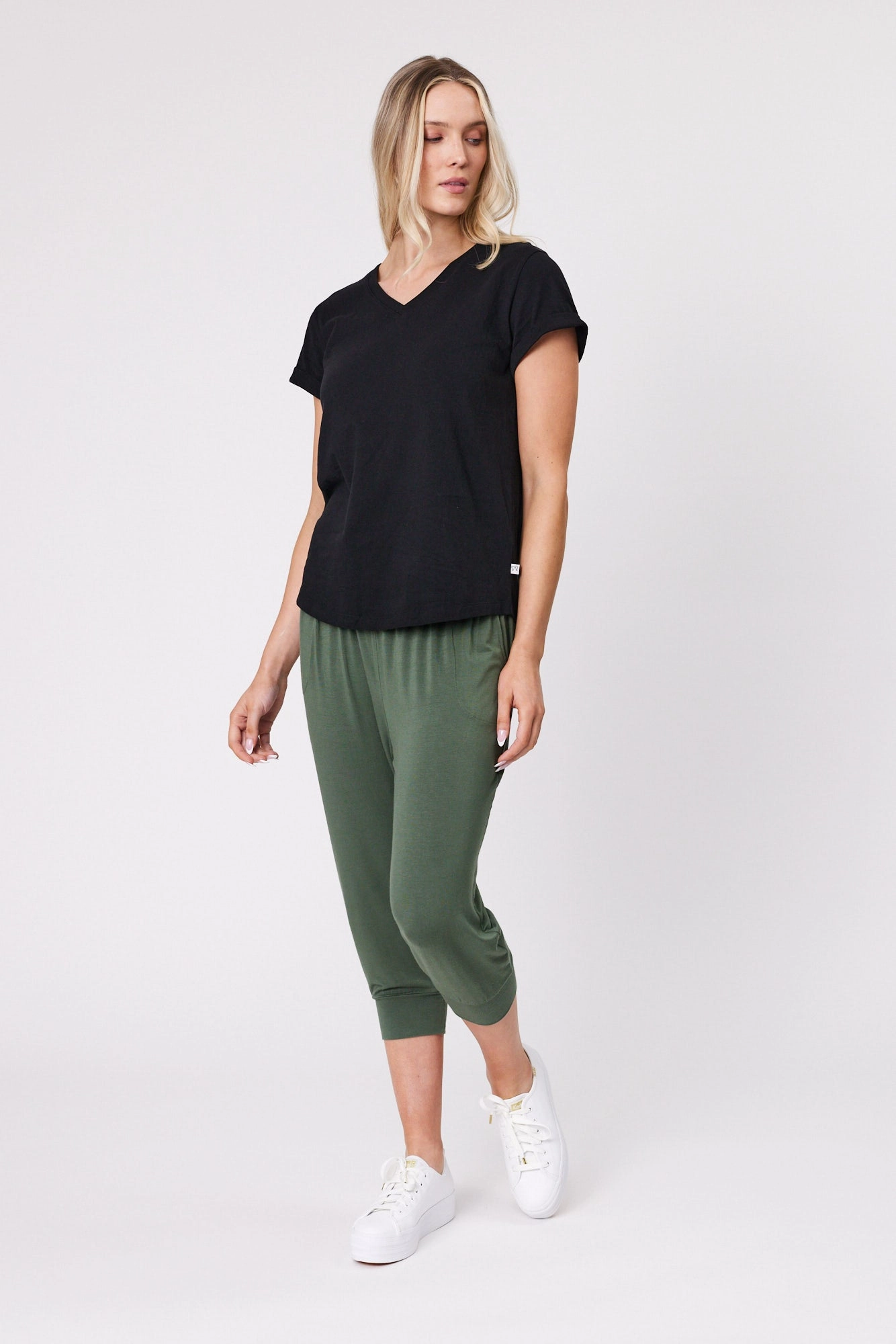 Shine On Essentials V Tee Black
