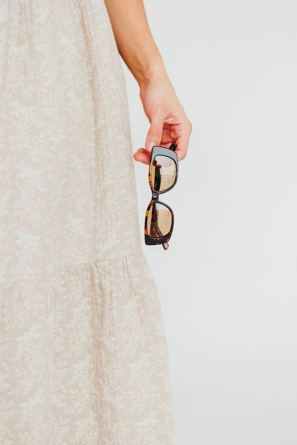 The Hepburn Sunglasses in Havana Tort-Chocolate